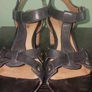 Clark’s Banoy Valtina Strappy Sandal – Black Size 7M EUC